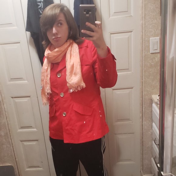 Meet your Posher, Addison - Picture 5 of 6